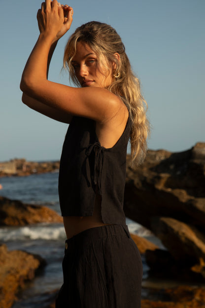 Tie-Side Squid Black Linen Top