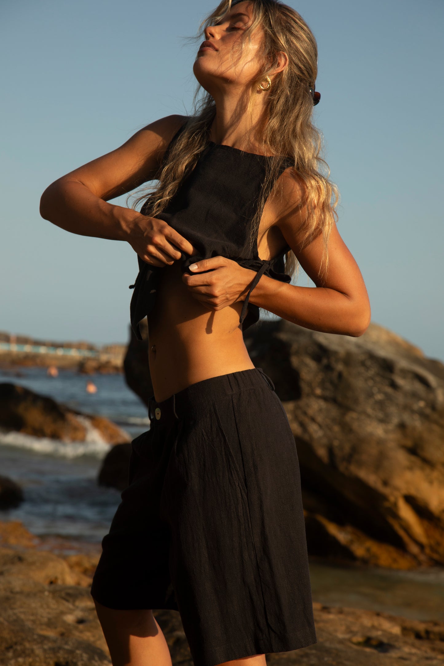 Tie-Side Squid Black Linen Top