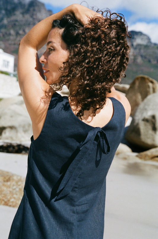 V-Neck Tóxo Sassy Mini Dress, Navy