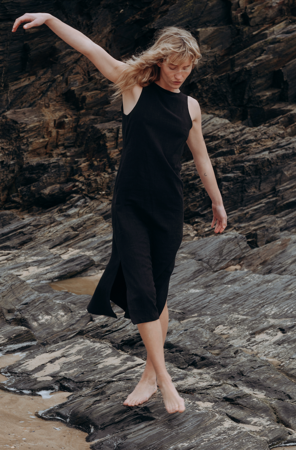 Sample Black Washed Linen Midi Sassy Dress