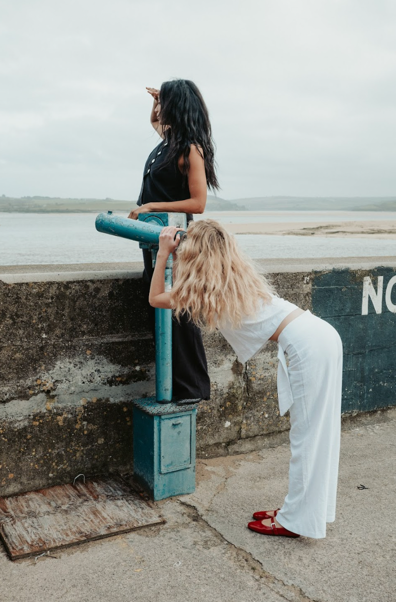 Washed White Zóni Squid Linen Trousers